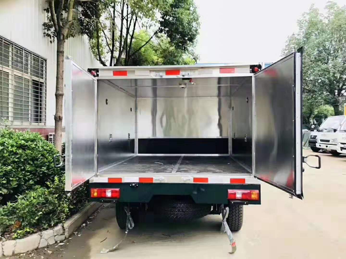 五十鈴四驅(qū)皮卡民爆器材車