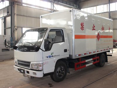 江鈴4米2（藍(lán)牌）雜項危險品廂式車