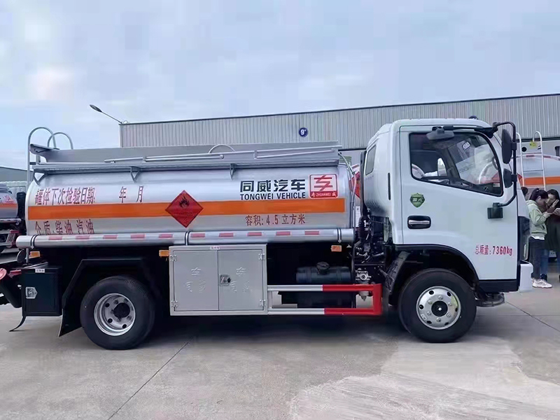 國六東風(fēng)福瑞卡5噸油罐車